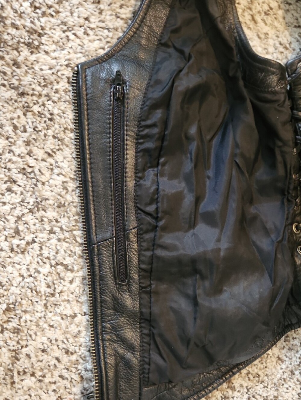 Harley-Davidson Women's Black Leather Lace-Side Riding Vest EUC - Picture 10 of 10